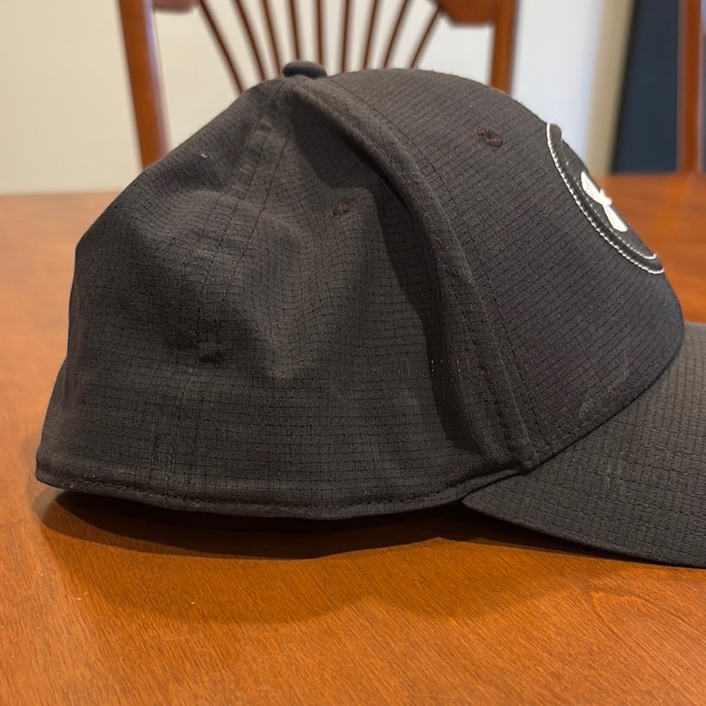 Under Armour Black Logo Cap - Picture 5 of 8